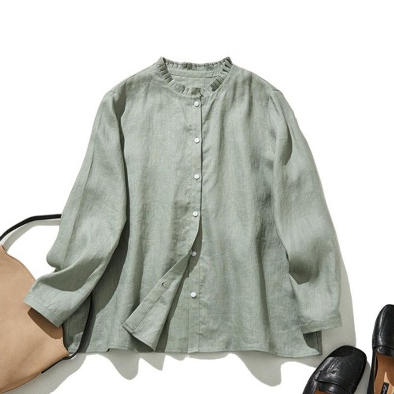 Casually sweet and beautiful blouse . 100% linen fabric. Linen shirt blouse. A subdued light green color. 210804-8 - เสื้อผู้หญิง - ผ้าฝ้าย/ผ้าลินิน 