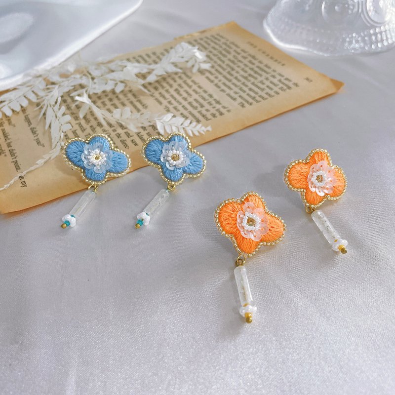 Handmade embroidery // Begonia earrings // Can be changed to clip-on style - ต่างหู - งานปัก สีน้ำเงิน