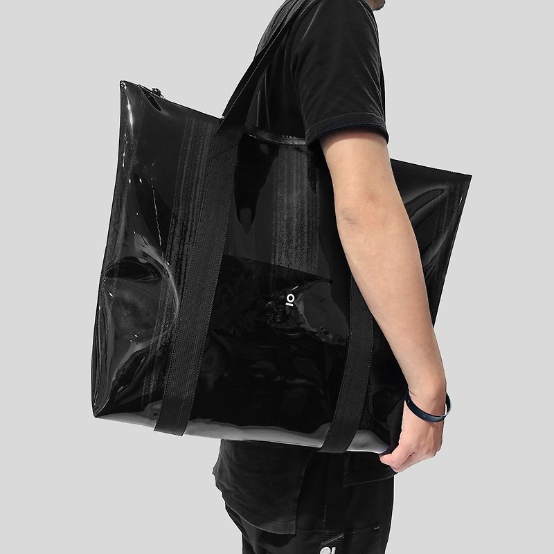 [ionism] brush tote bag jelly black - กระเป๋าคลัทช์ - เส้นใยสังเคราะห์ สีดำ