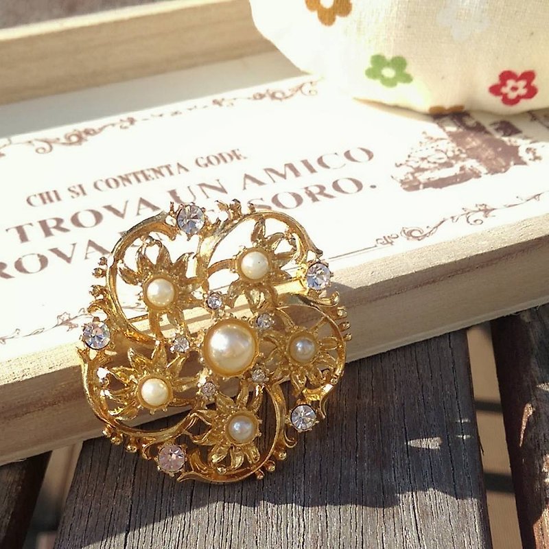 [Old member] Spring Garden garland pearl brooch - เข็มกลัด - โลหะ สีทอง