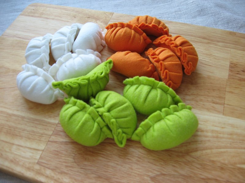 Gyoza Felt dumplings -Set of 15 - Felt Food Dim Sum toys - Kitchen Pretend Play