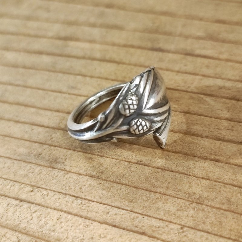 シンプルだけどカッコイイ。日本のアンティークシルバースプーンのリメイクリング_0874　ヴィンテージ　レトロ - 戒指 - 純銀 銀色