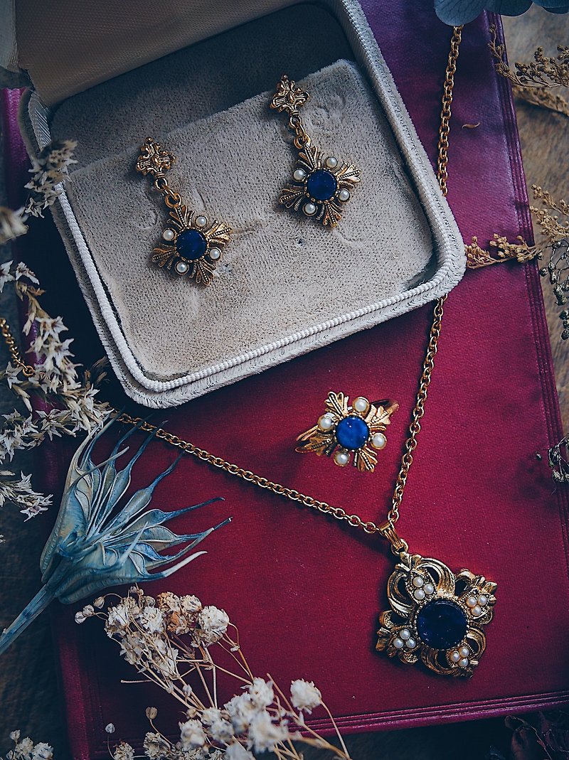 Avon Vienna Pearl Lapis Lazuli Necklace・American Antique JewelryVintage Jewelry - Necklaces - Pearl Blue