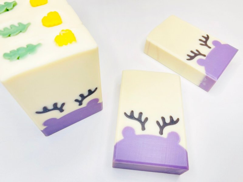 [24h shipping] Reindeer Bear | Camellia Apricot Kernel Cleansing Soap Creative Cold Process Soap Christmas Gift Gift Box - Soap - Eco-Friendly Materials 