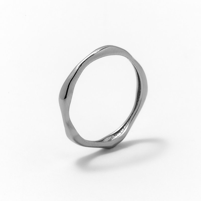 Evening Wave Ring Silver - 戒指 - 銅/黃銅 銀色