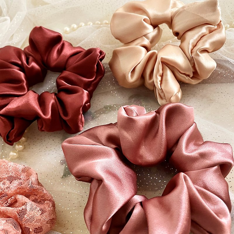 Fabric scrunchie/satin metallic color scrunchie, hair tie, hair rope, hair accessories, pig intestine ring - Hair Accessories - Other Materials Multicolor