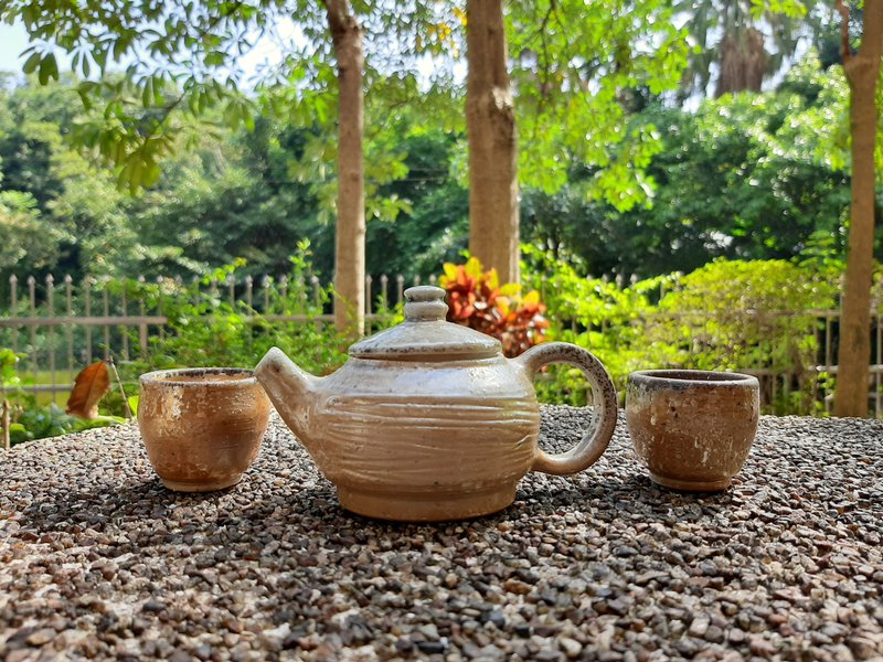 柴燒茶壺套組一壺兩杯 - 茶壺/茶杯/茶具 - 瓷 金色