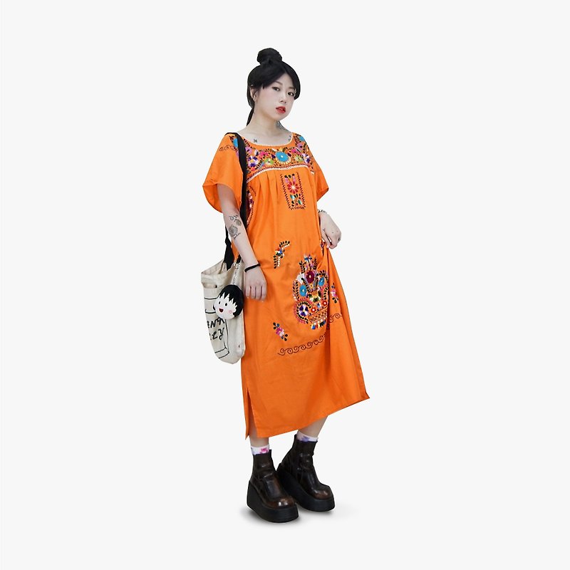 A‧PRANK: DOLLY :: Vintage VINTAGE Mexico hand embroidery dress (carrot color) - ชุดเดรส - ผ้าฝ้าย/ผ้าลินิน 