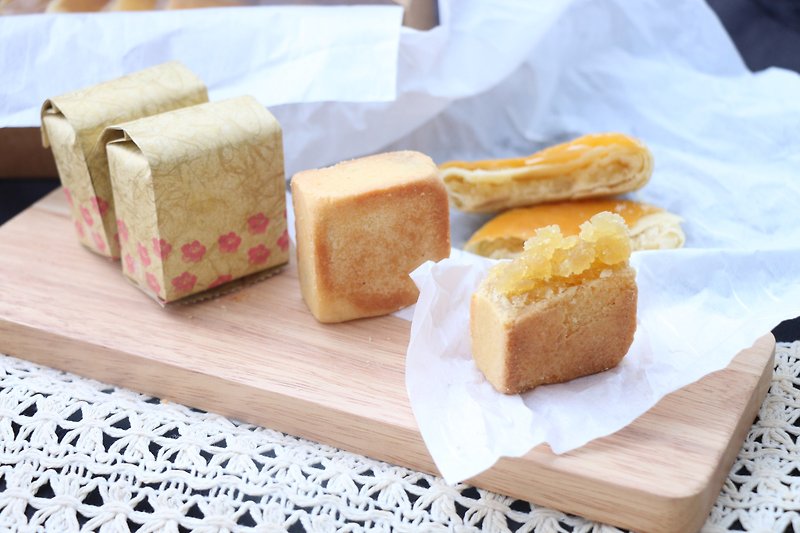 缇亚莫Teyamo [Hong Kong, Macao and Taiwan Free Shipping] value package. Egg Yolk Cake / Pineapple Cake / Sun Cake - Cake & Desserts - Paper Multicolor