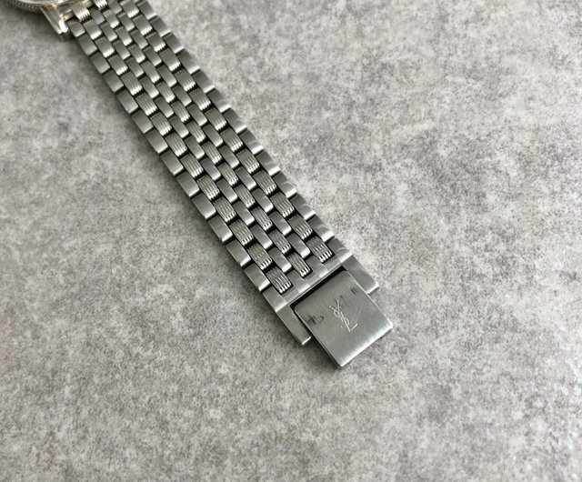 Yves Saint Laurent アナログ腕時計 シルバー Girard-Perregaux Casquette 2.0 watch | Saint Laurent | YSL US