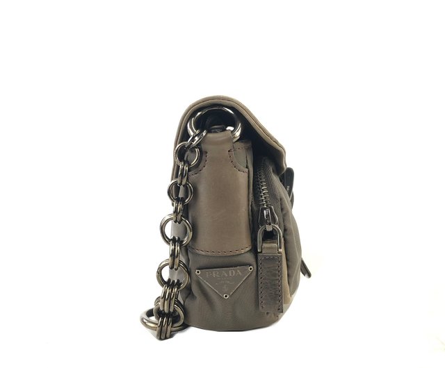 日本直送 名牌中古包 】PRADA プラダ トライアングルロゴ チェーン