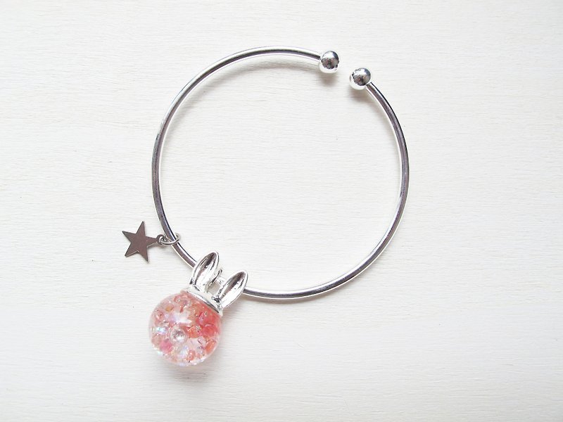 Rosy Garden light pink crystals rabbit water inside glass ball bangle - Bracelets - Glass 