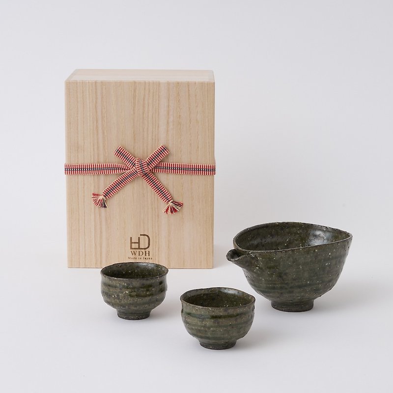 Sake Cup: Katakuchi (Sake Server), Guinomi (Large-Sized Choko) - Bar Glasses & Drinkware - Pottery Green