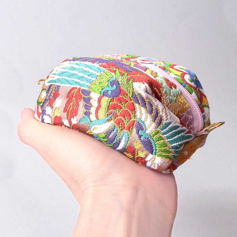 Pouch with Japanese traditional pattern, Kimono (Small) "Brocade" - กระเป๋าเครื่องสำอาง - วัสดุอื่นๆ สึชมพู