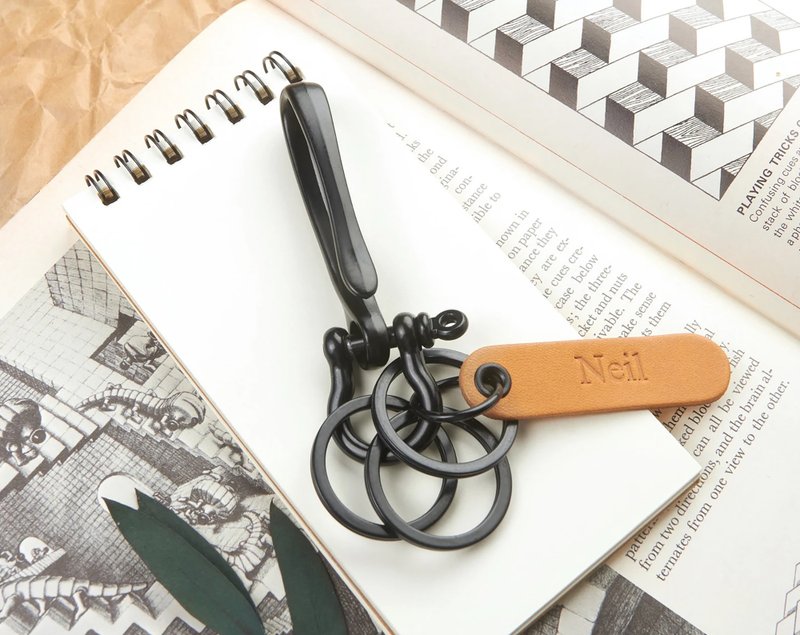 Matte Black Fish Hook Belt Keychain With Personalized Leather Name Tag - ที่ห้อยกุญแจ - หนังแท้ สีดำ