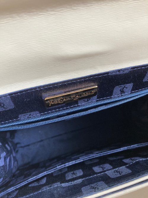Yves Saint Laurent - YVES SAINT LAURENT イヴ・サンローラン