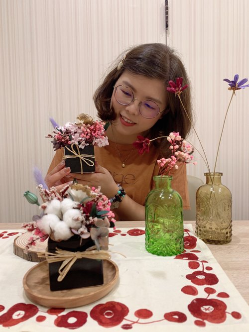 DIY material kit/teaching video drying mini table flower flower art novice  friendly - Shop FlowerHill Dried Flowers & Bouquets - Pinkoi