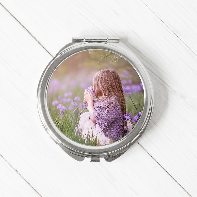 Customized round makeup mirror-put your favorite person or picture on your body - อื่นๆ - โลหะ หลากหลายสี