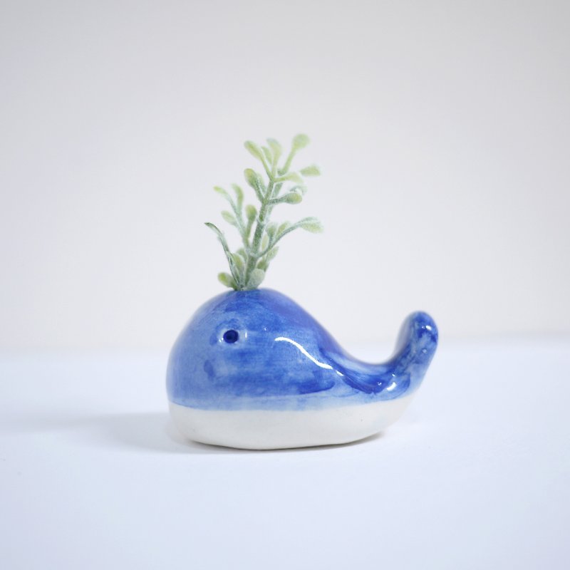 トメ|青と白のクジラの2色 - 花瓶・植木鉢 - 磁器 ホワイト