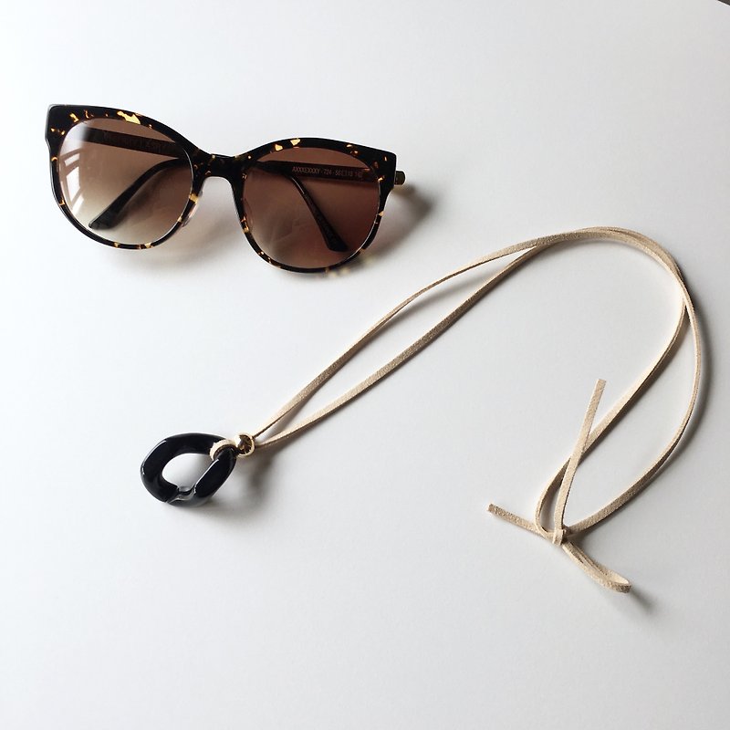 Glasses / Sunglasses Holder 3 (Unisex) - Other - Plastic Black