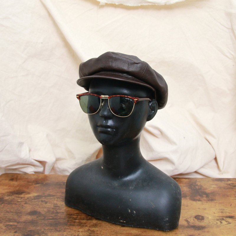 Back to Green::夏季帽款 皮革 咖色貝雷帽 d-62//vintage hat - 帽子 - 真皮 