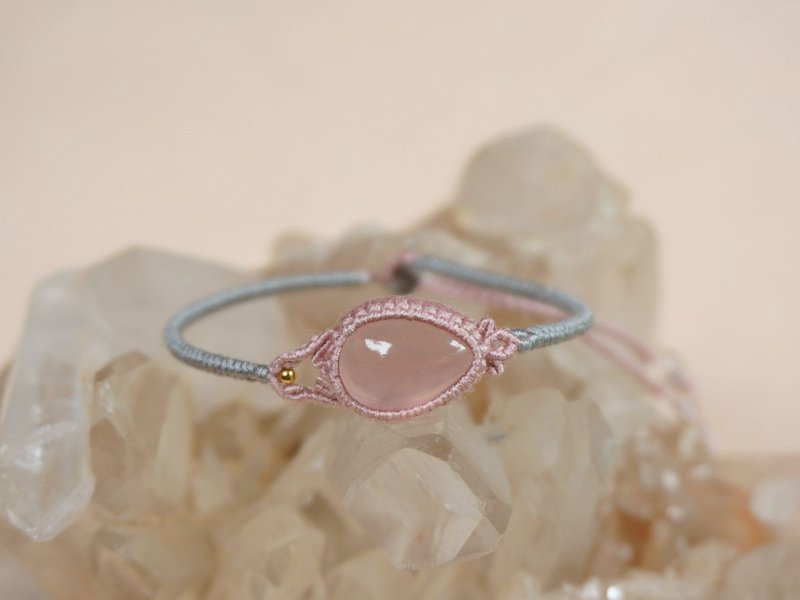 | MC | Natural hibiscus stone powder crystal silk braided bracelet bracelet - สร้อยข้อมือ - ผ้าไหม 