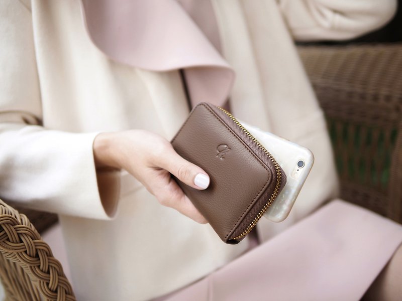 Classic Coin (Warm taupe) : Zip wallet, Short wallet, Leather, Brown-Grey wallet - กระเป๋าสตางค์ - หนังแท้ สีนำ้ตาล