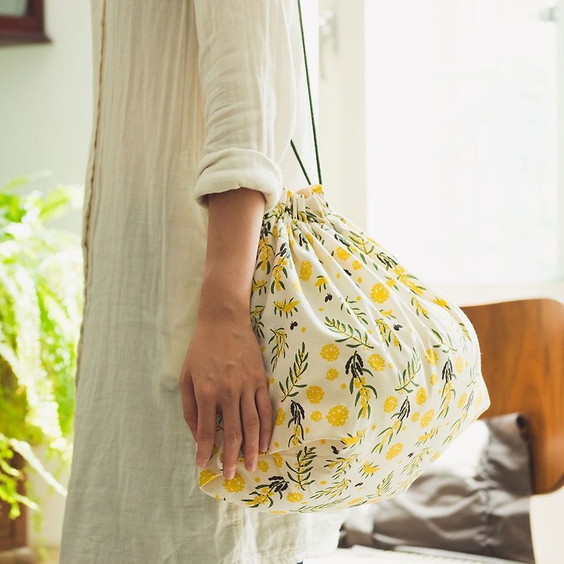 Traveling Purse-String Bag-L / Milly Collection / Formosa Acacia - Toiletry Bags & Pouches - Cotton & Hemp Yellow