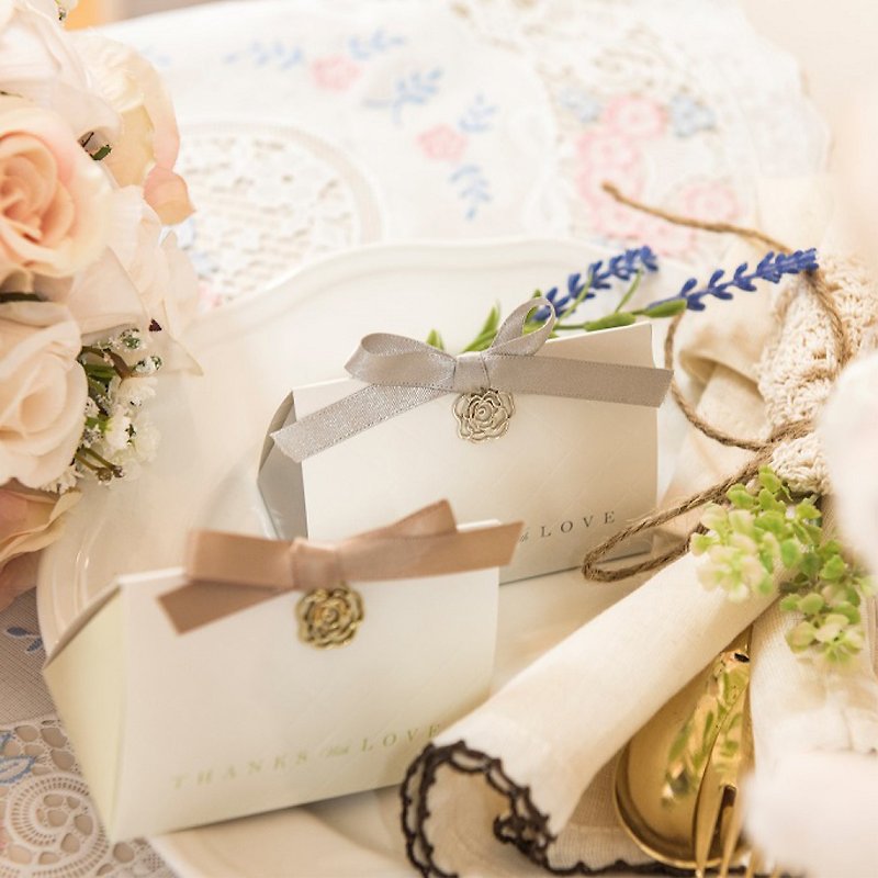 2024 wedding recommended exquisite rose pendant coffret(love cookies) Rose Mini Pouch - ขนมคบเคี้ยว - กระดาษ ขาว