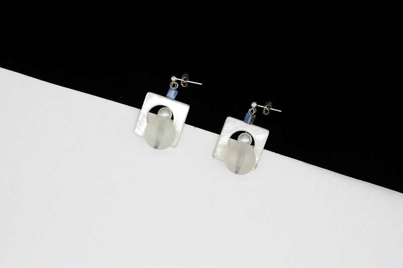 Pearl Earrings Beyond the Window - 925 Sterling Silver Ears - Earrings & Clip-ons - Gemstone White