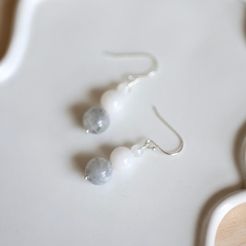 Rainy season Stone sterling silver earrings can be changed into Clip-On - ต่างหู - เครื่องประดับพลอย สีเทา