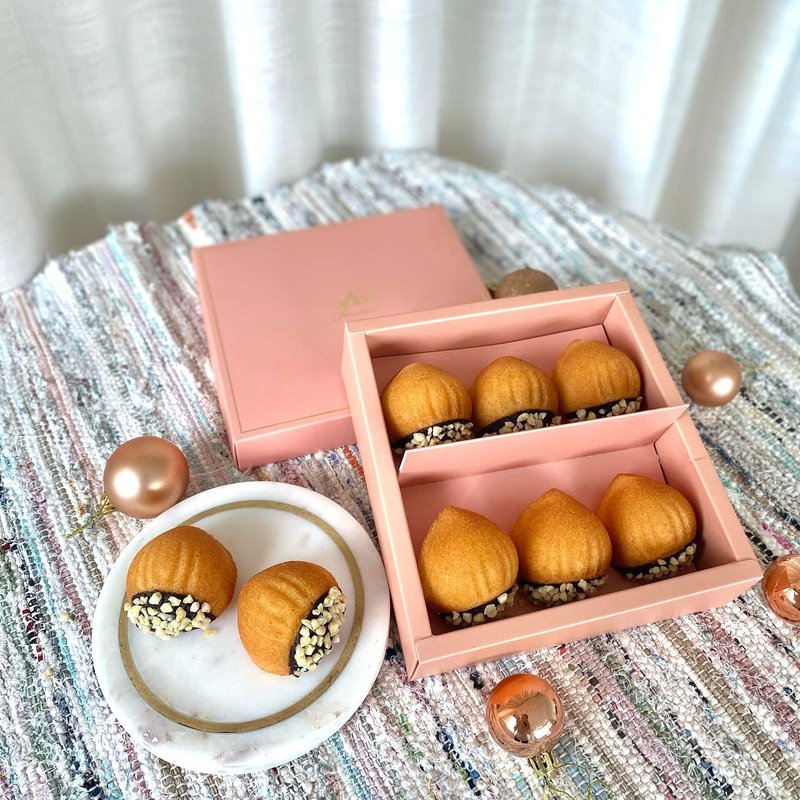 Chestnuts Madeleine box (6pcs) - เค้กและของหวาน - วัสดุอื่นๆ 