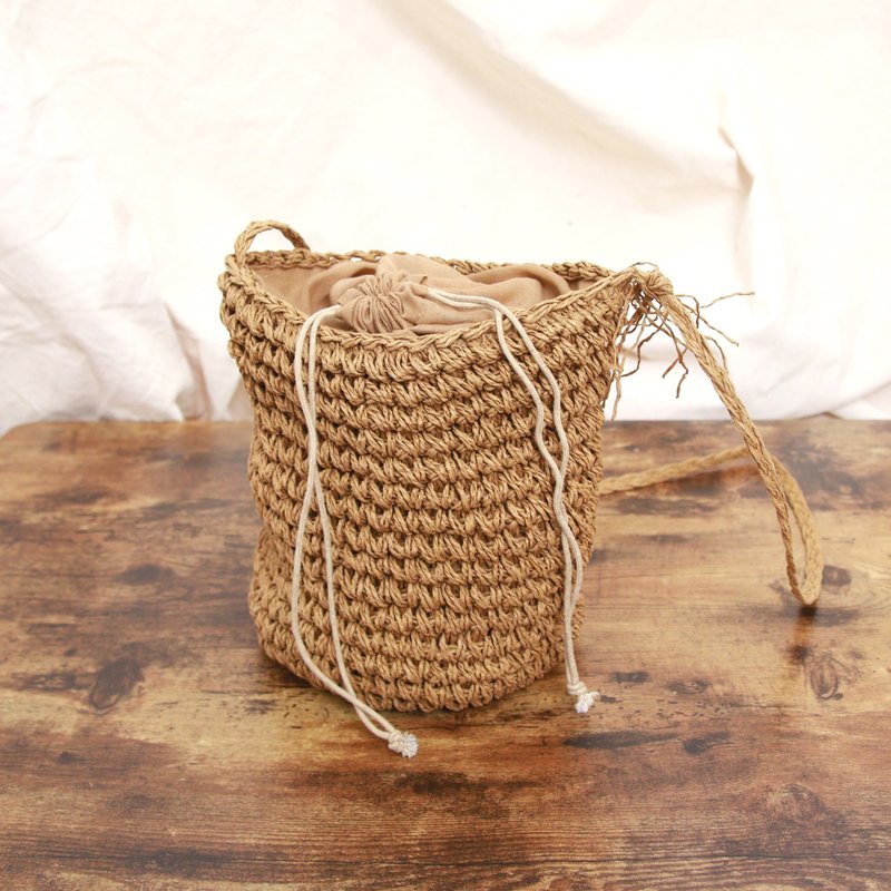 Back to Green:: 經典水桶包 編織縮口  B-05 vintage bag - 側背包/斜背包 - 棉．麻 