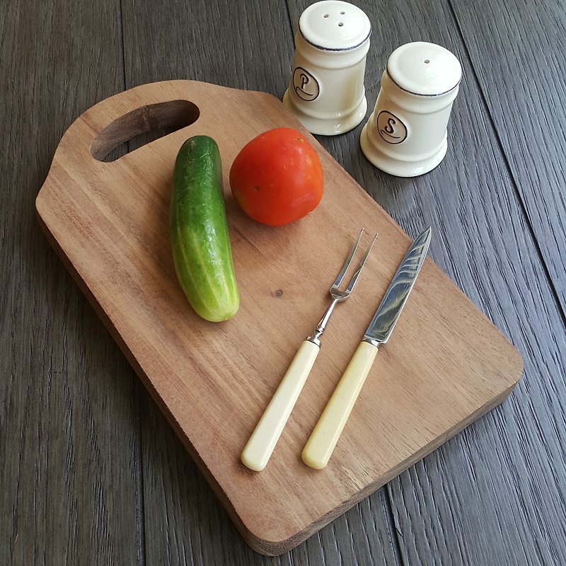 Acacia cutting board with handle MEDIUM , Serving Tray - 托盤/砧板 - 木頭 
