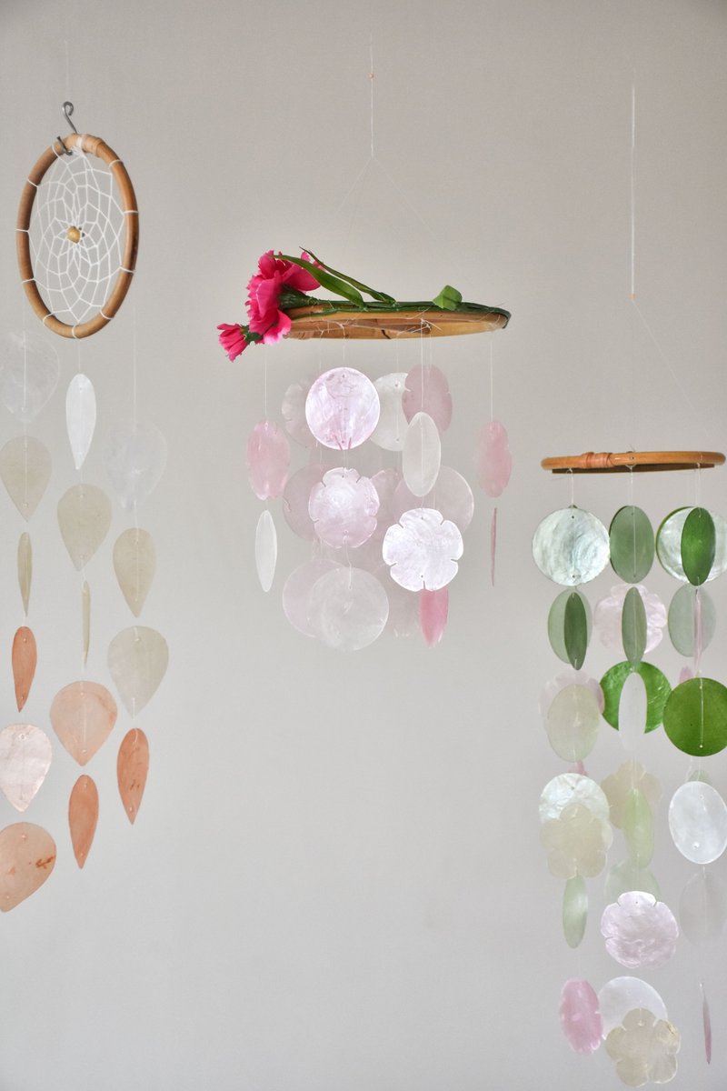 Shell Wind Chimes | Bubble Garden (Pink and White) - ของวางตกแต่ง - เปลือกหอย สึชมพู