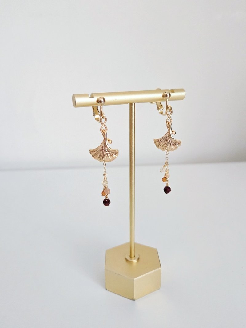 Autumn Ginkgo Leaf Earrings - ต่างหู - วัสดุอื่นๆ 