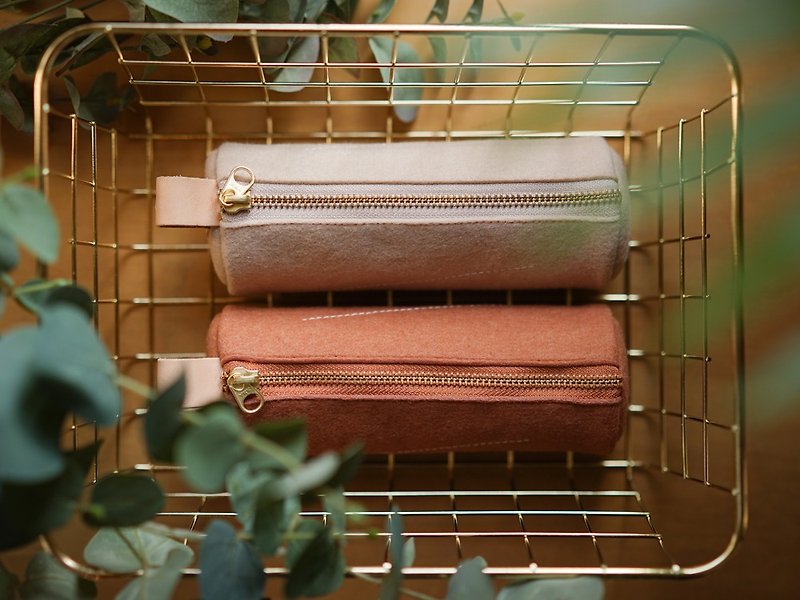 Leyang·Leyan- Effortless Chic round pencil case/stationery storage bag-pink pink orange - Toiletry Bags & Pouches - Other Man-Made Fibers Orange