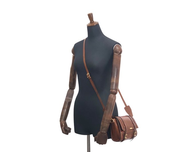 【美品】 BURBERRY ショルダーバッグ レザー シボ革 プレート ブラウン 日本直送 名牌中古包 】BURBERRY バーバリー ショルダーバッグ