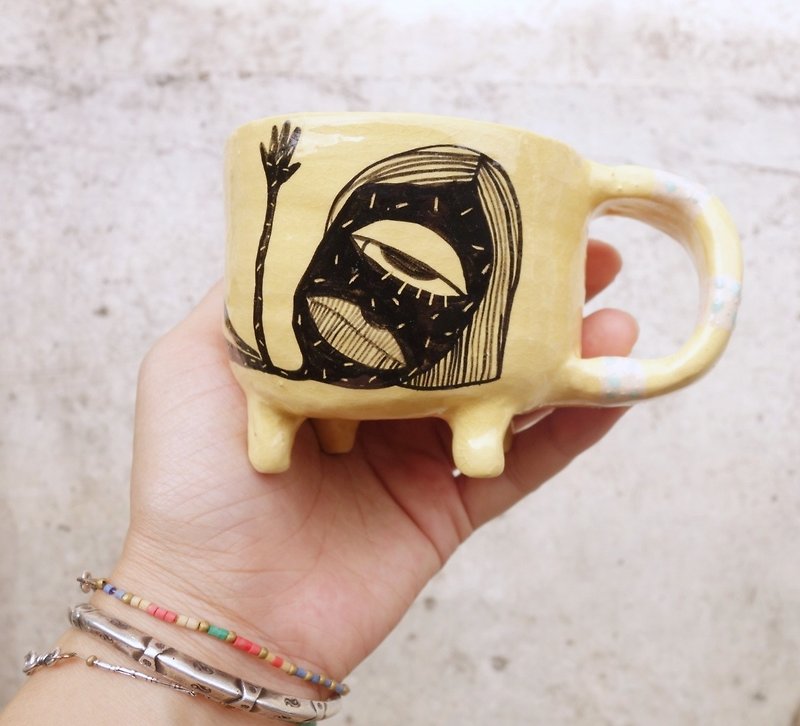 Handmade ceramic mug cup. - 咖啡杯 - 陶 黃色