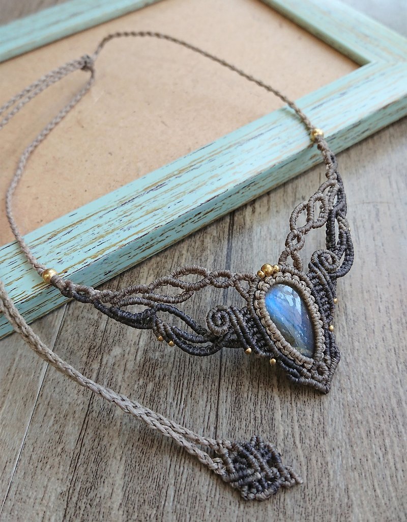 Misssheep N92 - Macrame necklace with Blue Labradorite and brass beads - Necklaces - Other Materials Gray