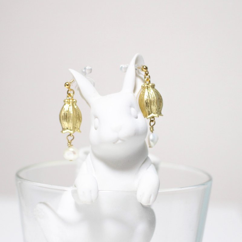 Lily of the valley and pearl's Earrings - Earrings & Clip-ons - Pearl Gold