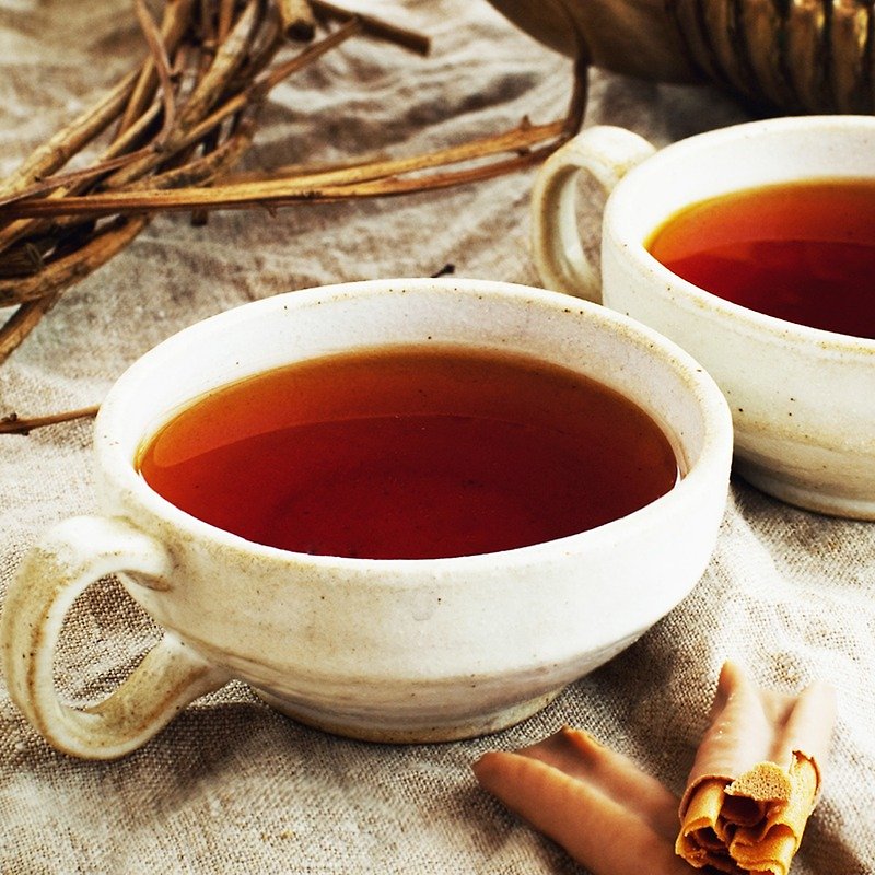 [ハンド]ティーダージリンティー（10個入り/袋）片手に、世界のお茶専門店-Pinkoiの所持 - お茶 - 食材 ブラウン