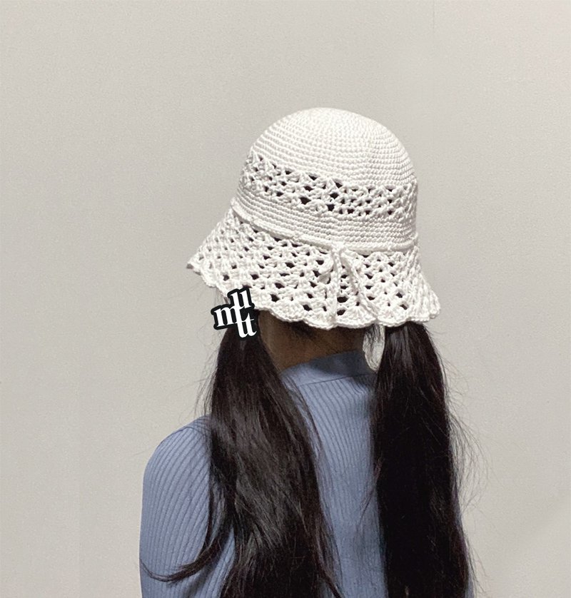 summer wide-brimmed hat Garden Party Summer Punching Crochet Ribbon Bucket Hat - 帽子 - 棉．麻 白色