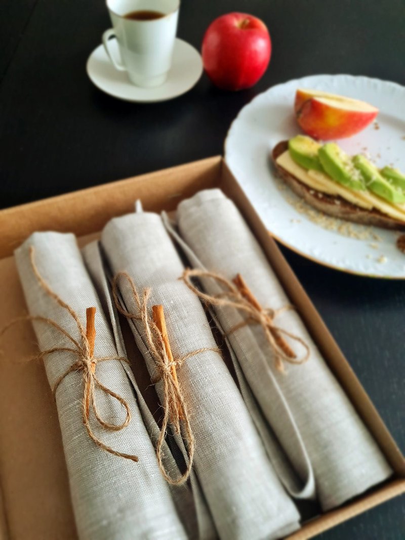 Cloth Napkin Linen Gift Set / Perfect for Home Decor New Year Decoration - 餐桌布/桌巾/餐墊 - 亞麻 灰色