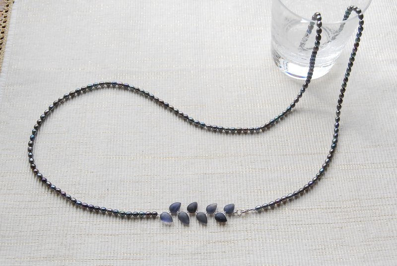 Iolite leaf and navy pearl long necklace - Necklaces - Pearl Blue