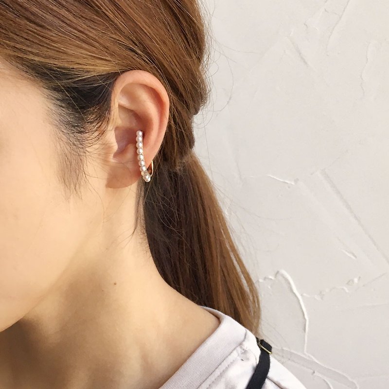 Crystal x vintage pearl ear cuff for one ear sjoka15 - Earrings & Clip-ons - Gemstone White