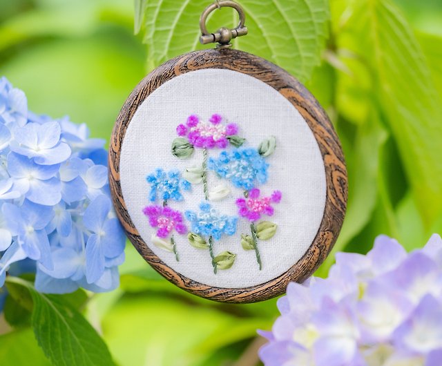 毛線 編織線材 紫陽花の刺繍製作キットa F E6種の手芸素材で製作する簡単刺繍キットです 設計館art Fiber Edo Pinkoi