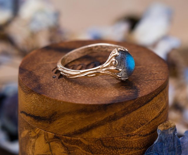 ブルー ラブラドライト リング14k ゴールドの婚約指輪 |ユニークな自然 