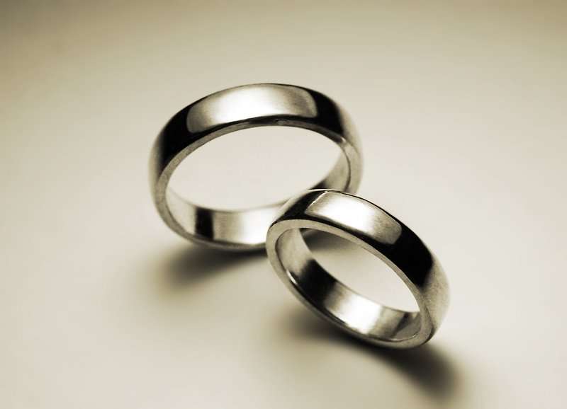 Smooth Lovers Pair Ring (Wedding Ring) - แหวนทั่วไป - โลหะ สีเงิน