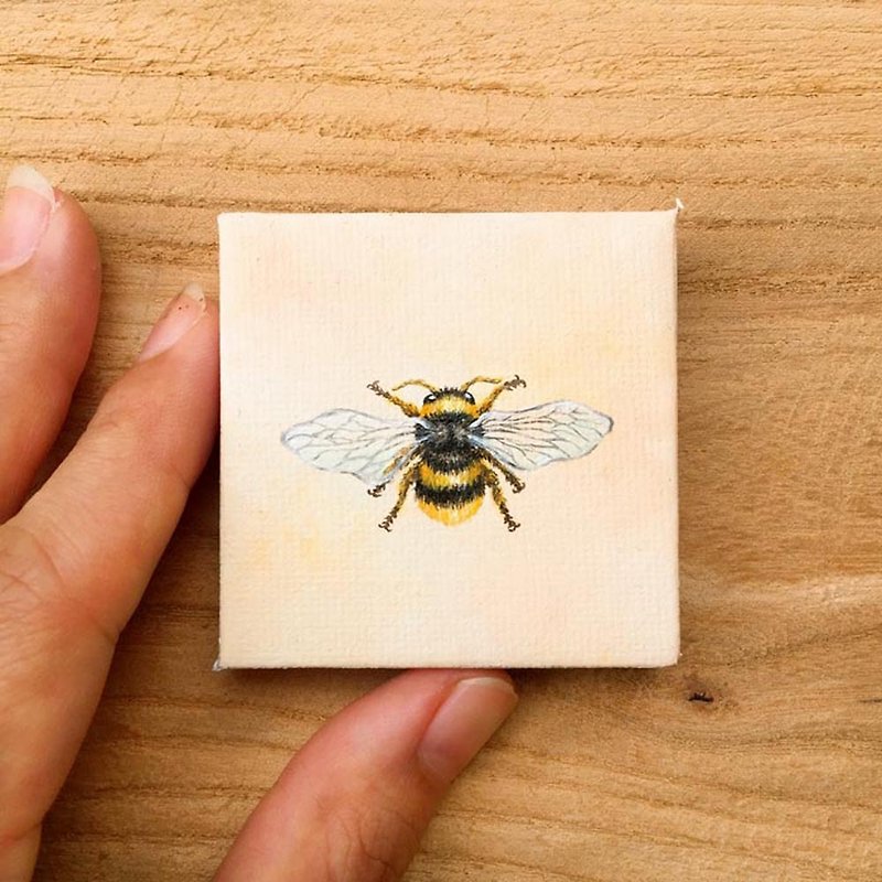 小黃蜂超細膩袖珍油畫。蜜蜂大自然昆蟲寫實畫風辦公桌裝飾收藏。 - 海報/掛畫/掛布 - 棉．麻 